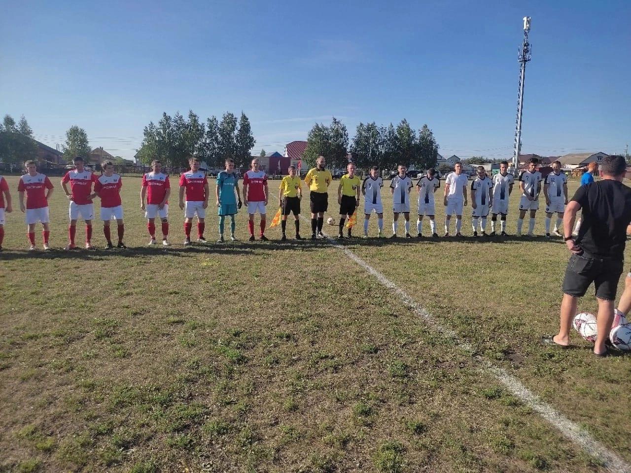 Президент Федерации футбола Ульяновской области посетил матч первенства Ульяновской области по футболу между командами &amp;quot;Бирюч&amp;quot; Большое Нагаткино и &amp;quot;Урожай&amp;quot; Мелекесского района.