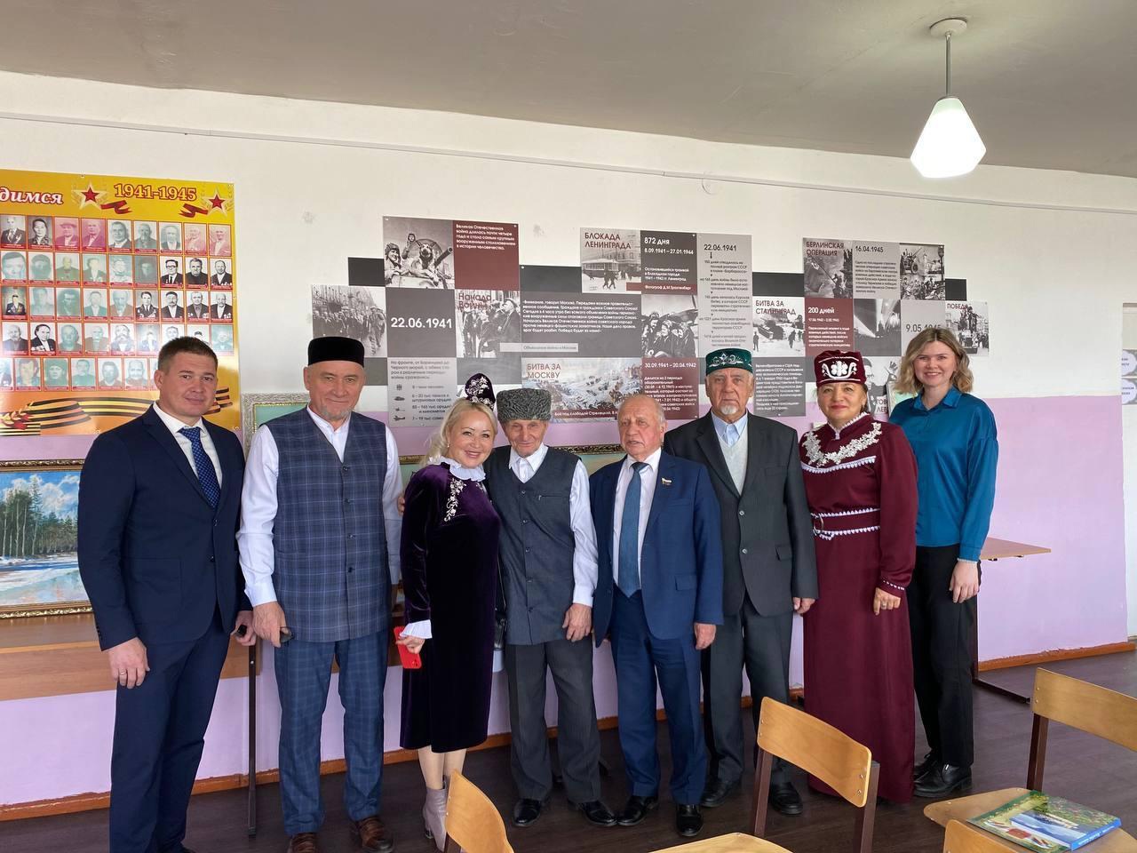 12 октября в средней школе им.Насырова С.А. села Филипповка прошло замечательное мероприятие, посвященное Дню татарского языка и культуры.