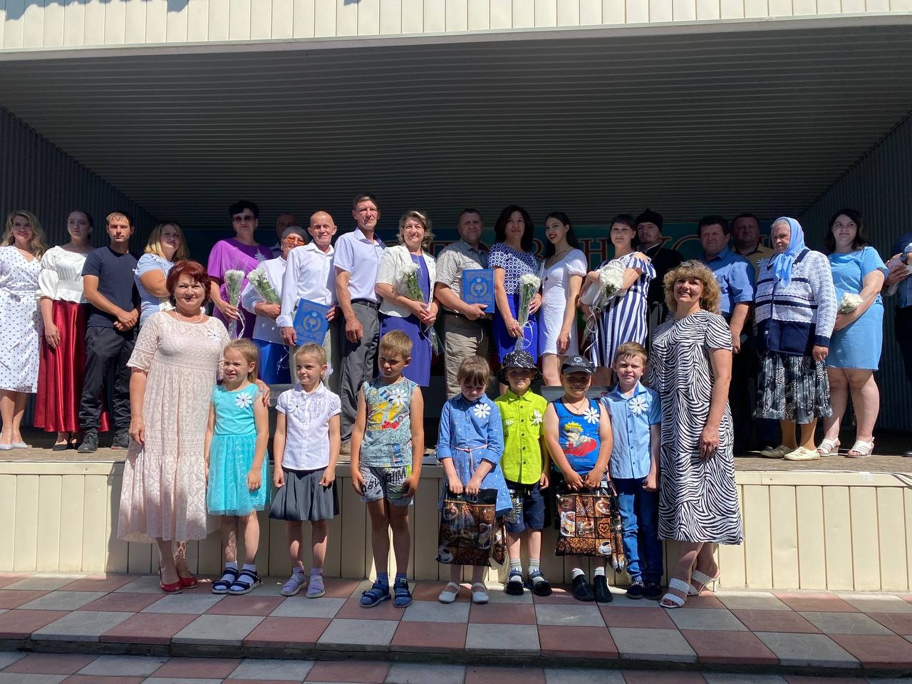 Сегодня в преддверии праздника Дня семьи, любви и верности в Мелекесском районе прошло праздничное мероприятие