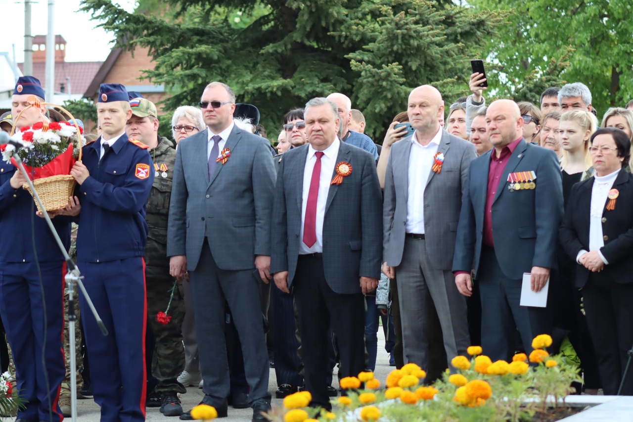 Сегодня в Димитровграде состоялось важное событие для каждого жителя нашего края, открытие мемориальных плит участникам специальной военной операции.