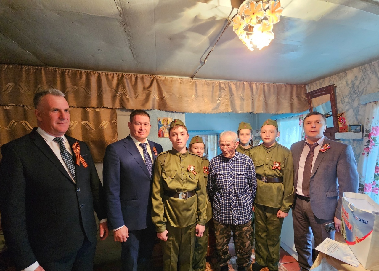 Поздравление ветеранов с наступающим Днем Победы.