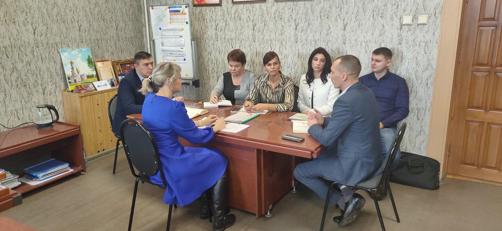 30  ноября  при участии  представителей Корпорации развития Ульяновской области прошла рабочая встреча  с  проектной  командой  Мелекесского района по инвестиционному  развитию..