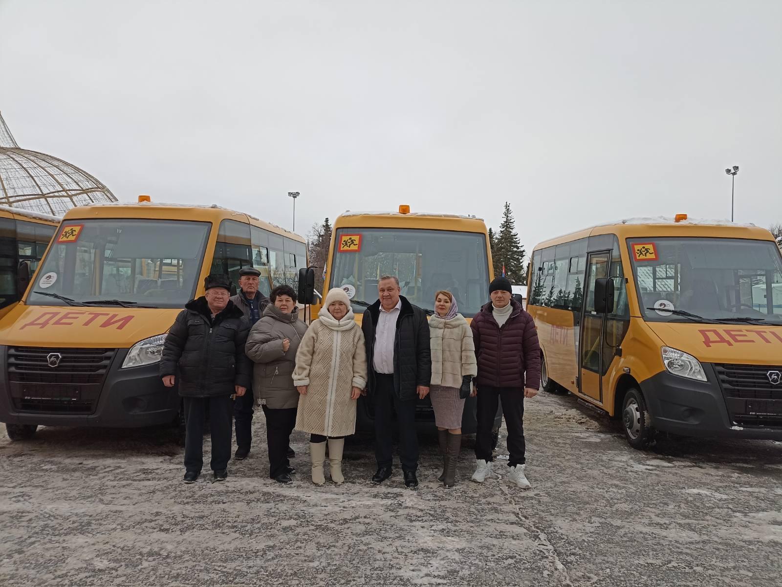 Образовательные учреждения Мелекесского района получили новые школьные автобусы ﻿.