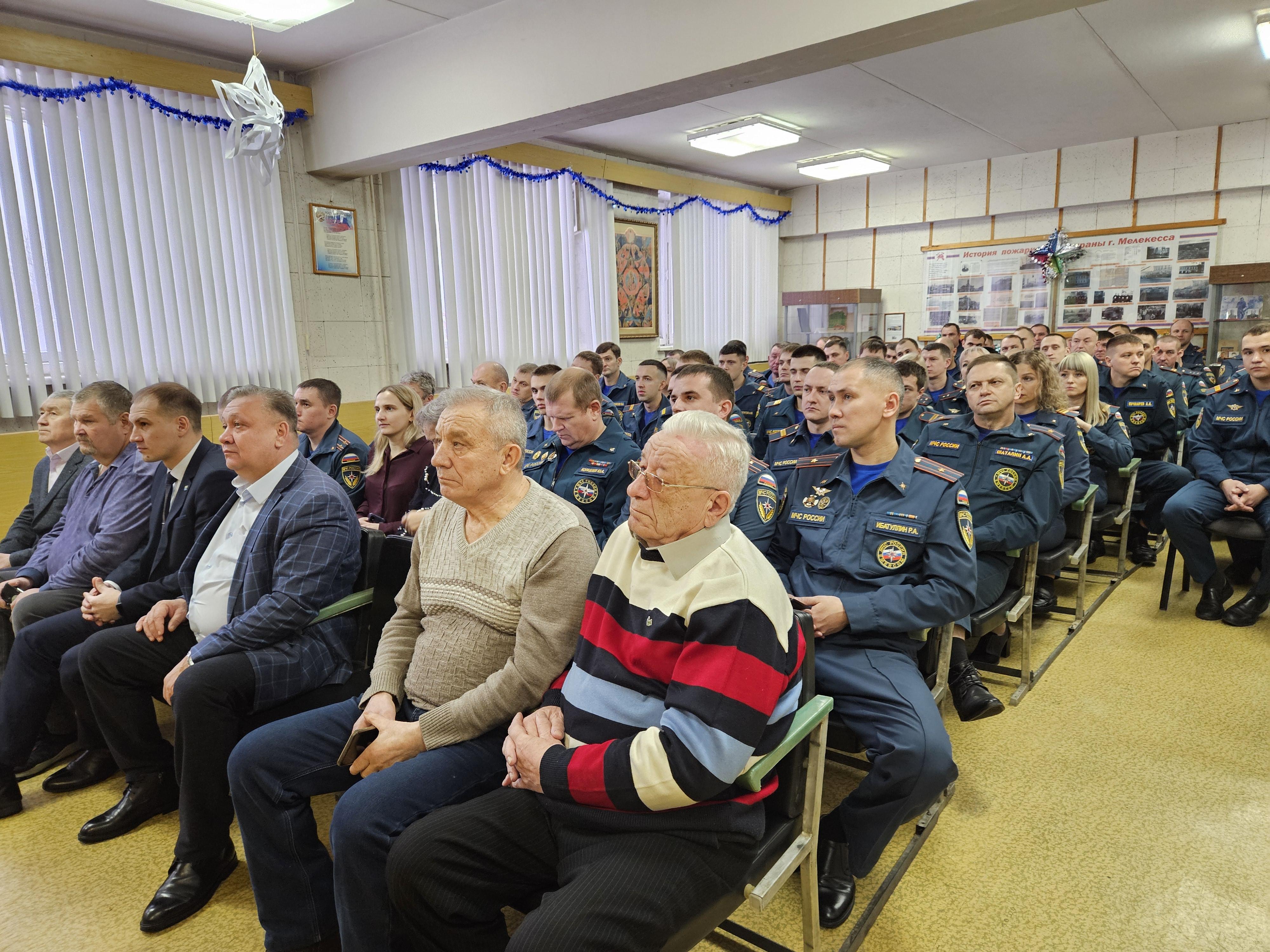 Поздравляем с днём спасателя.