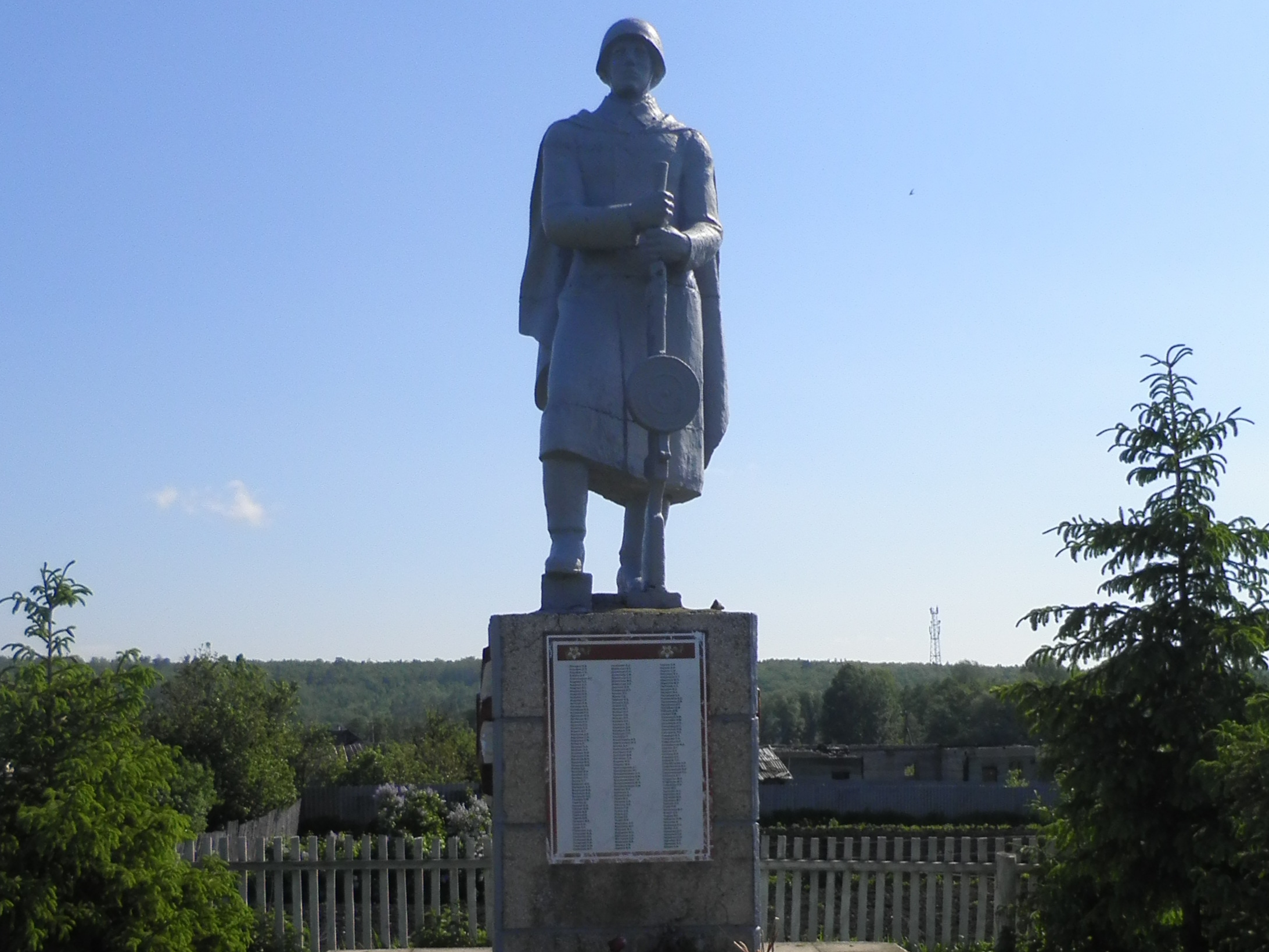 Скульптура воина, 1989 год.