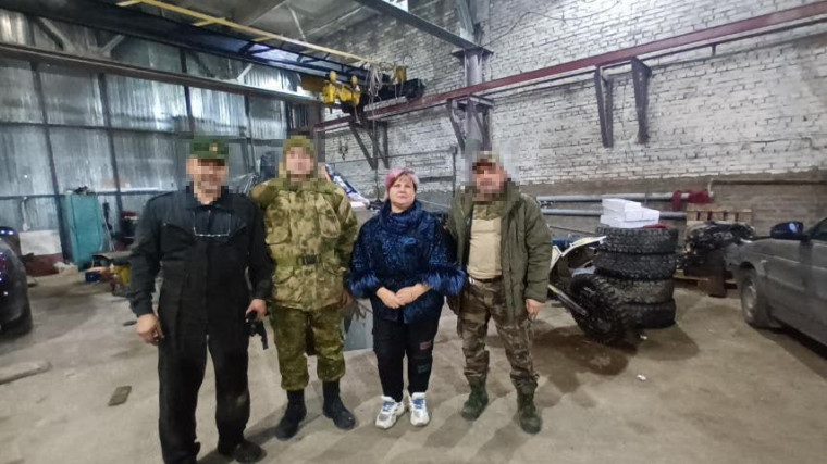 По дороге в зону СВО бойцы из Ханты-Мансийского округа в Ульяновске столкнулись с трудностями, а уехали с подарками. По дороге в зону СВО бойцы из Ханты-Мансийского округа в Ульяновске столкнулись с трудностями, а уехали с подарками.