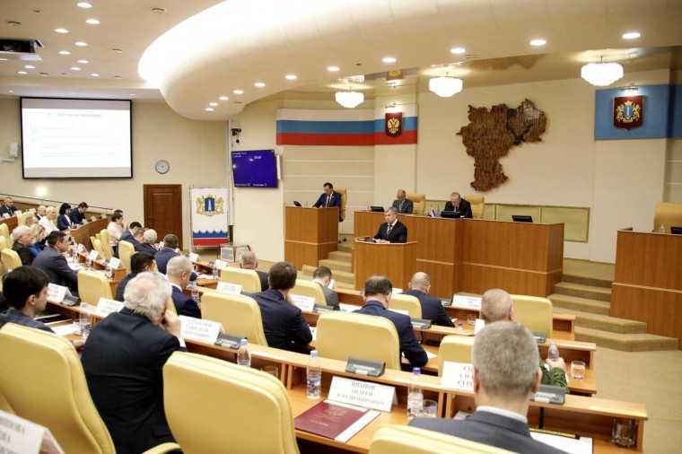 20 апреля глава региона Алексей Русских представил отчёт о работе за 2021 год перед депутатами Законодательного Собрания Ульяновской области. 20 апреля глава региона Алексей Русских представил отчёт о работе за 2021 год перед депутатами Законодательного Собрания Ульяновской области.